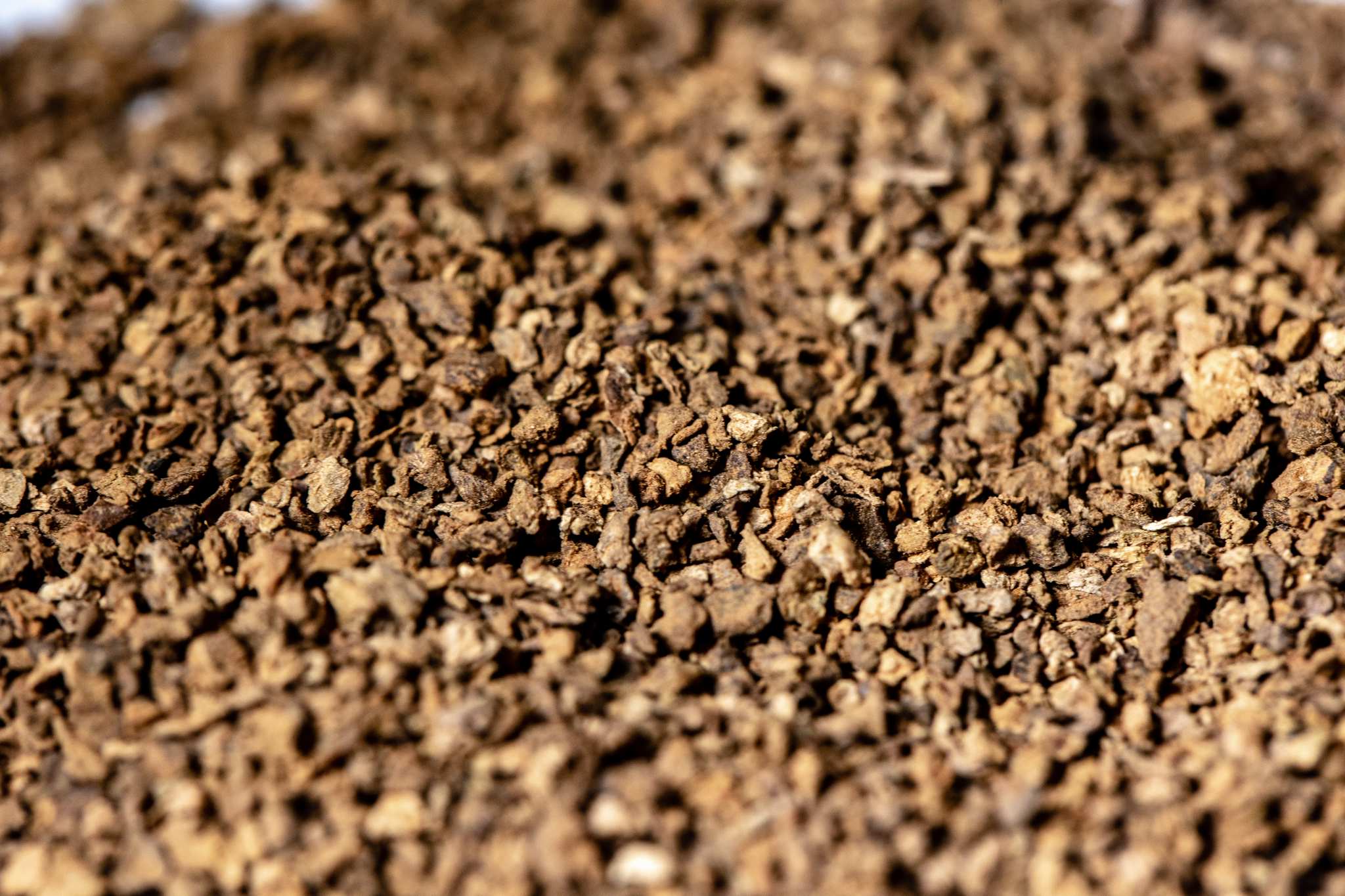 A pile of coarse ground silvervine