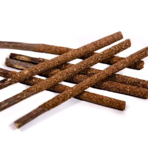 Matatabi chew sticks coated in silvervine powder for cats