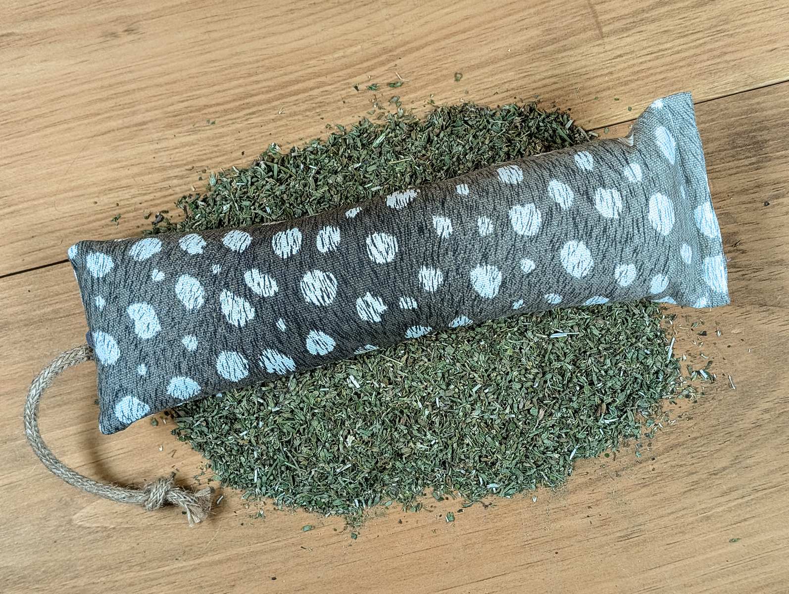 100% Catnip Tough Canvas Kicker- Snowy Deer